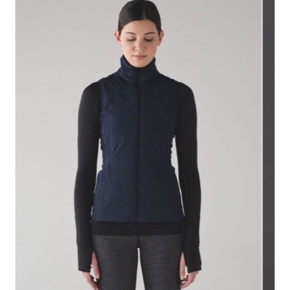 Lululemon Women Run For Cold Vest Size 6 Blue insulated Waterproof Pockets Light - Picture 12 of 15
